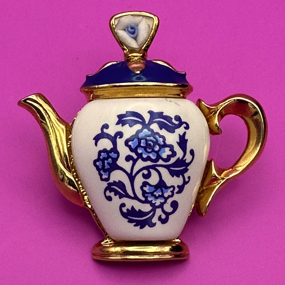 Vintage Avon Gold-Tone Porcelain Teapot Floral Enamel Costume Lapel Pin